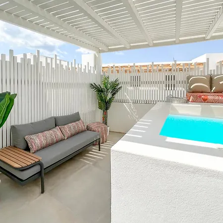 Σπίτι διακοπών Joelia In Paros With Private Jacuzzi! Νάουσα