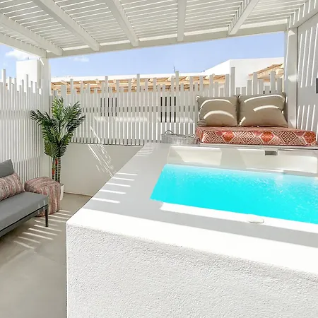 Joelia In Paros With Private Jacuzzi! 別荘 ナウサ