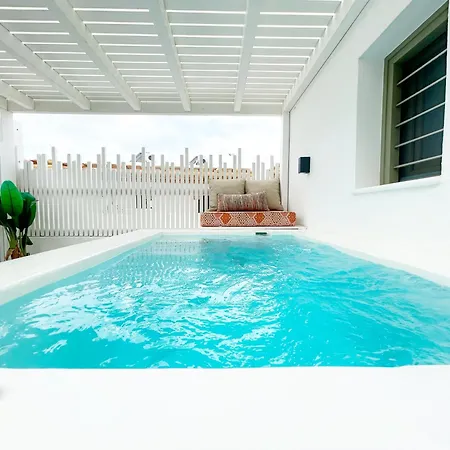 Σπίτι διακοπών Joelia In Paros With Private Jacuzzi!