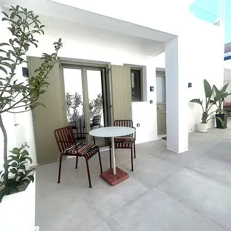 Joelia In Paros With Private Jacuzzi! Σπίτι διακοπών Νάουσα