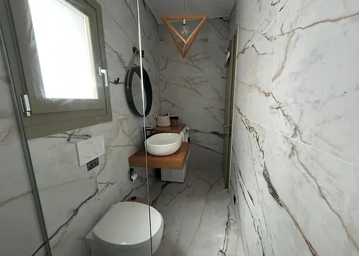 Дом отдыха Joelia In Paros With Private Jacuzzi! *