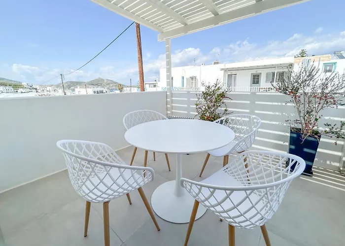 Дом отдыха Joelia In Paros With Private Jacuzzi!