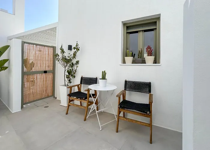 Joelia In Paros With Private Jacuzzi! Дом отдыха Науса