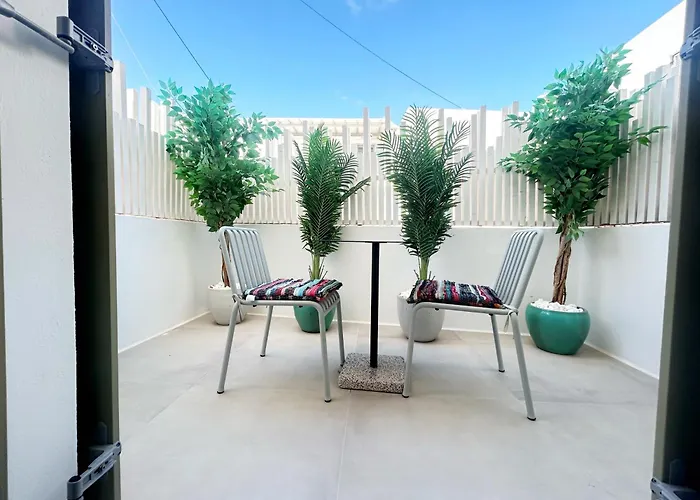 Joelia In Paros With Private Jacuzzi! Дом отдыха *