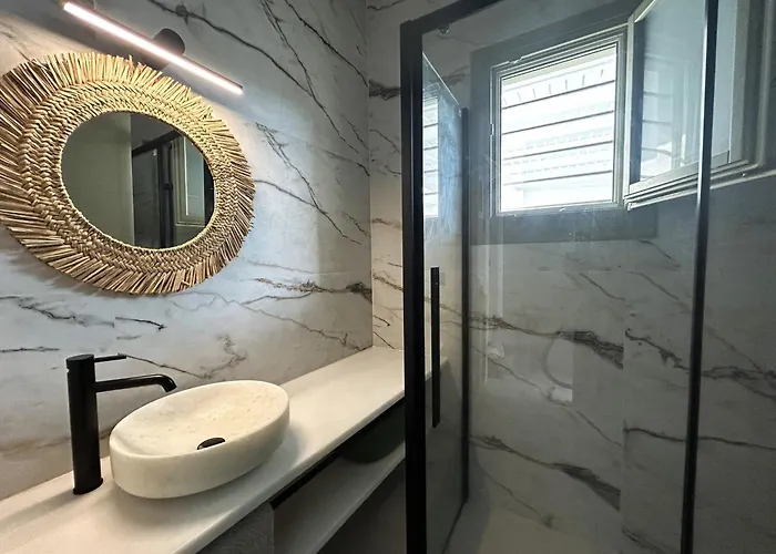 Joelia In Paros With Private Jacuzzi! Дом отдыха