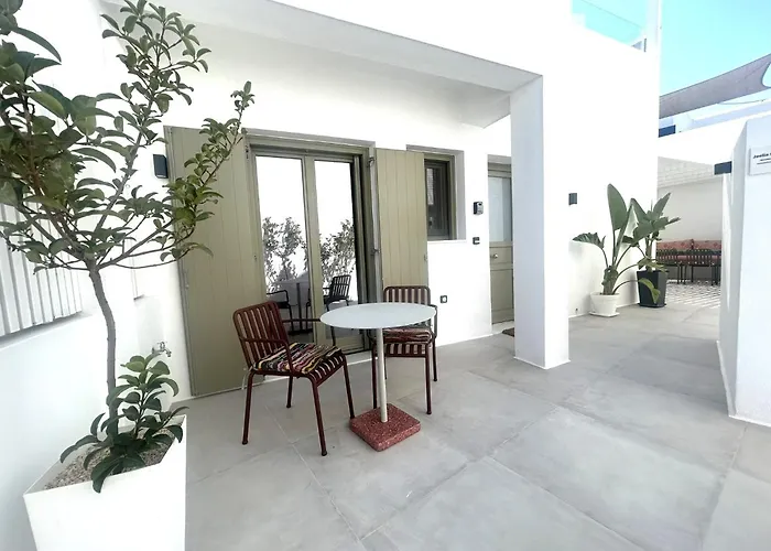 Joelia In Paros With Private Jacuzzi! Дом отдыха Науса