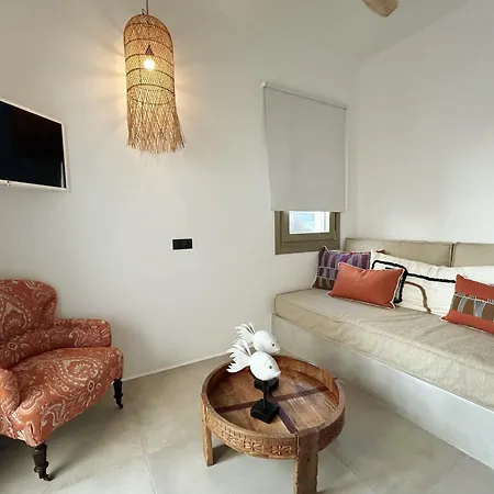 Joelia In Paros With Private Jacuzzi! Σπίτι διακοπών *